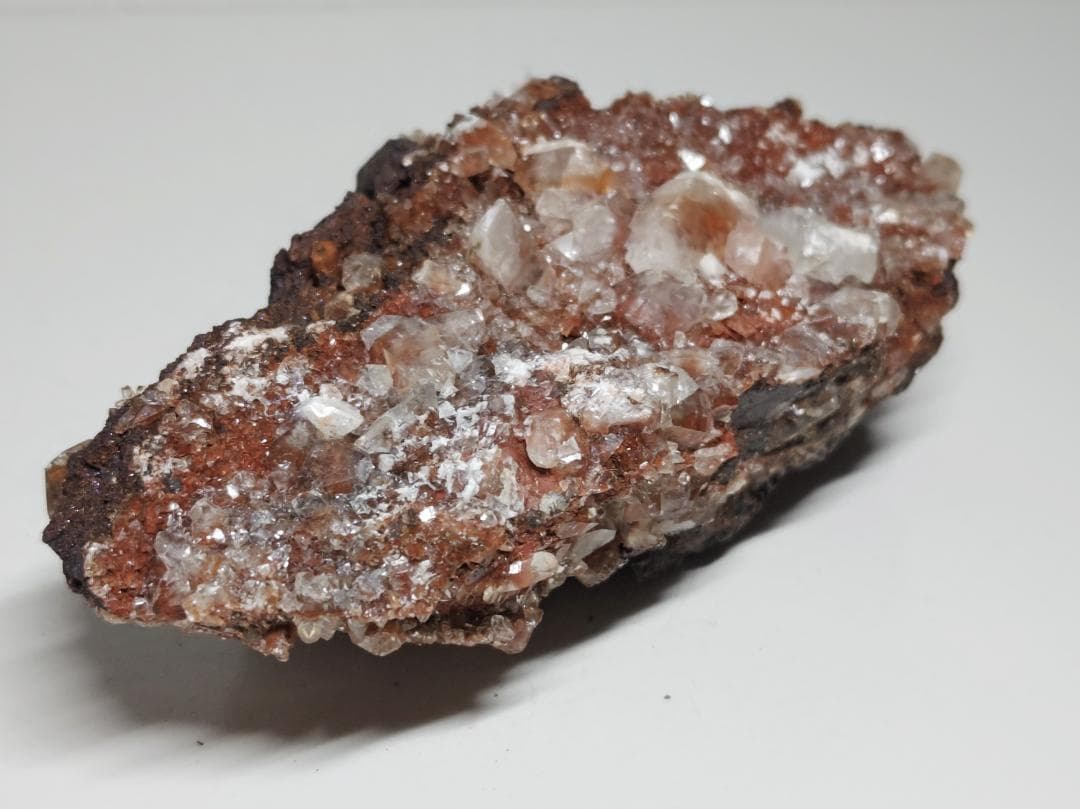 ヘマタイトインクォーツ 663g 水晶 フローライト 原石 鑑賞石 自然石 鉱物