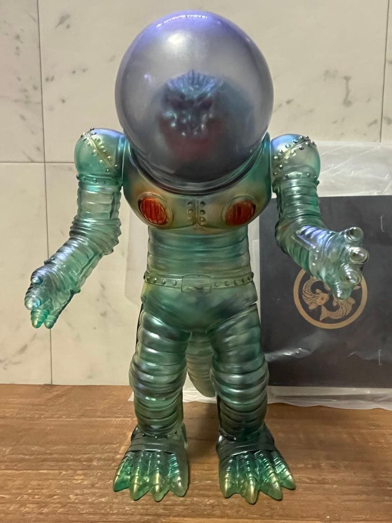 赤目天使 Desu Lightyear