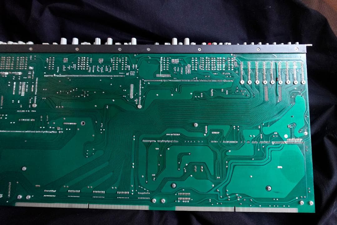 『SSL4000E チャンネル実機 アウトボード