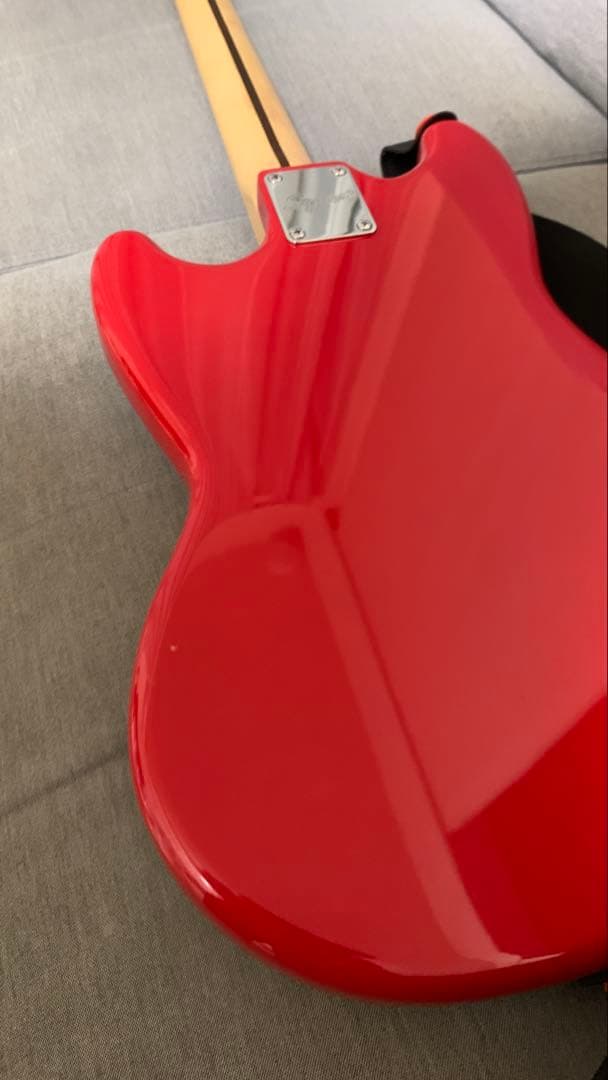 スクワイヤー　Squire Bronco Bass ショートスケールベース