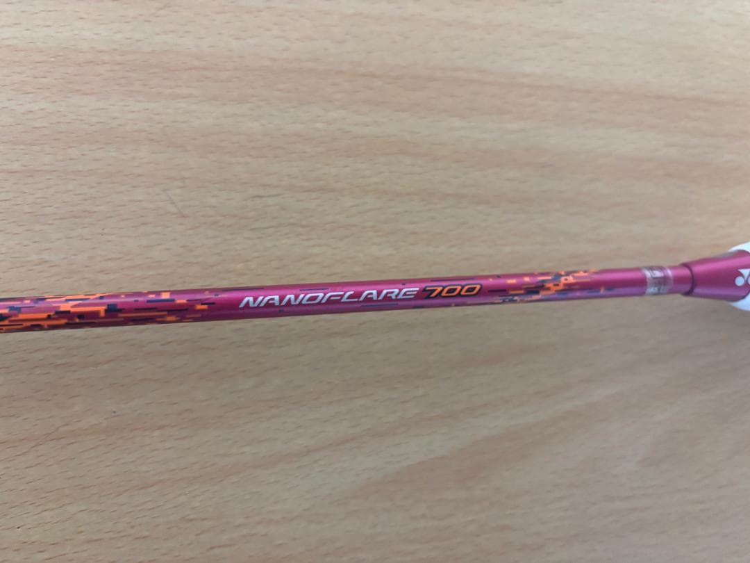 バドミントンラケット 【廃盤品】ナノフレア700 5UG5 マゼンダ