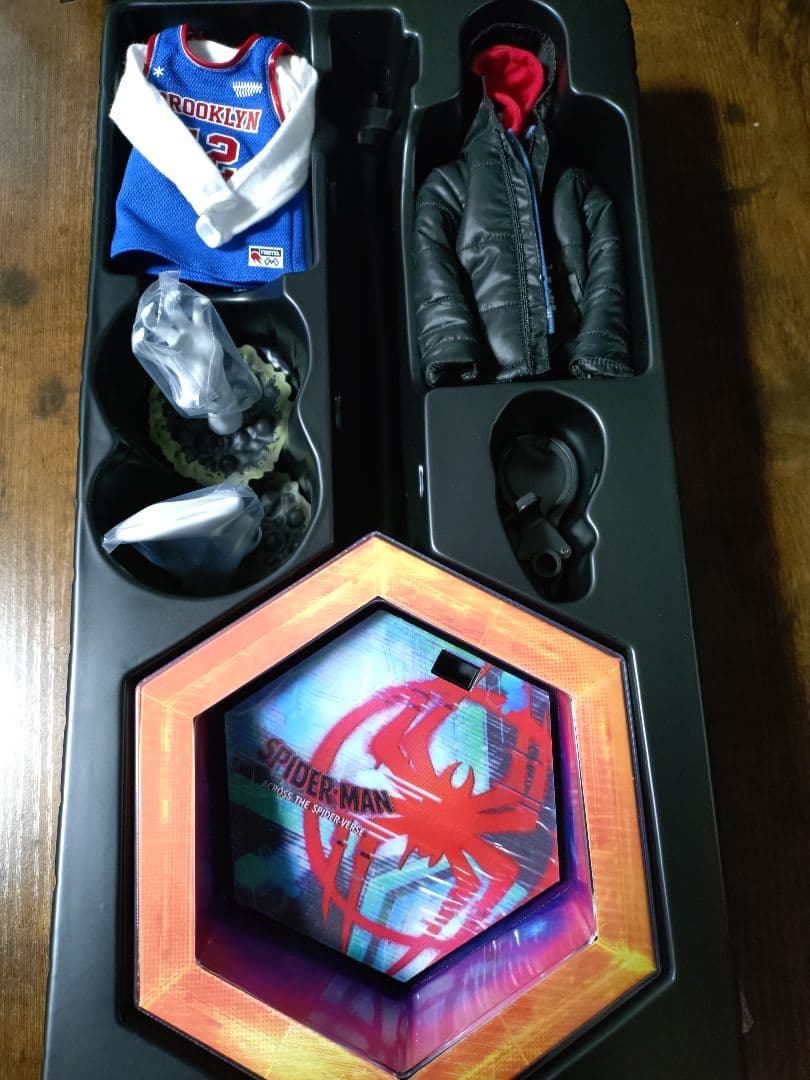 ホットトイズ　スパイダーマン マイルス・モラレス アクロス ザ スパイダーバース