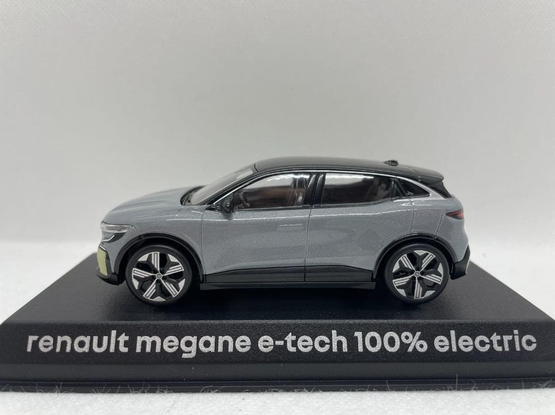 404-161 ノレブ 1/43 プジョー 5008 GT Black Pack