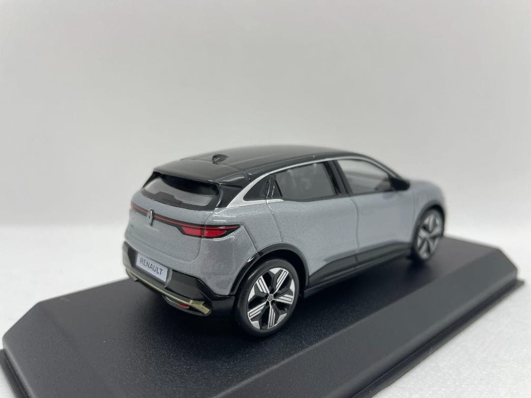 404-161 ノレブ 1/43 プジョー 5008 GT Black Pack