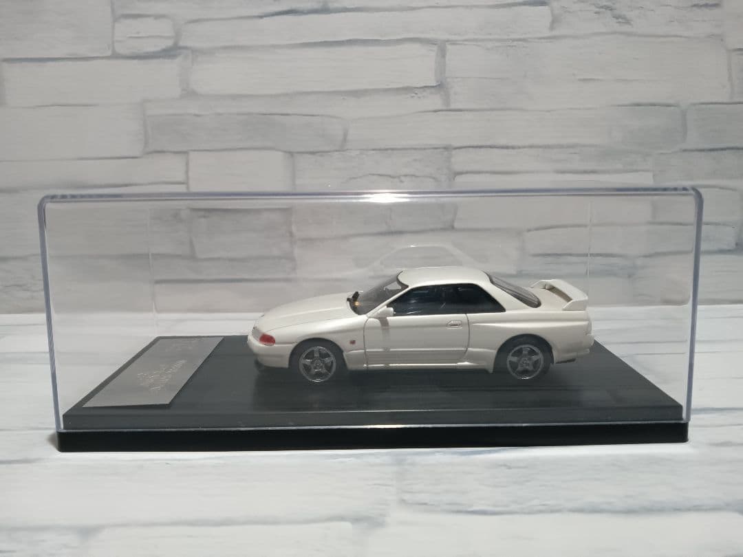 1/43　日産 スカイライン GT-R ニスモ　R32 ミニカー　ホワイトパール