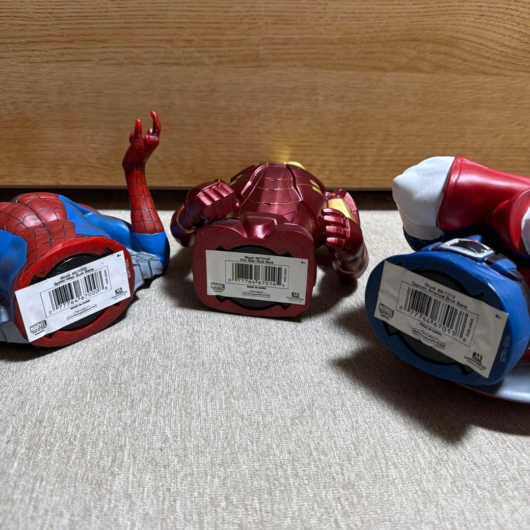 アメコミ　アベンジャーズ　フィギュア　貯金箱　3個セット