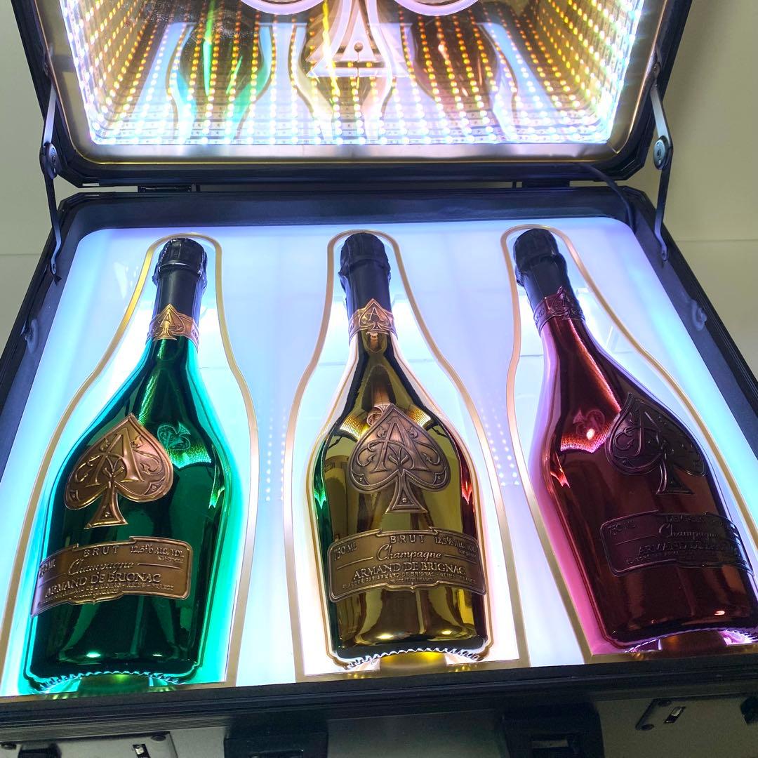 アルマンド　アタッシュケース　信号機　グリーン　ゴールド　レッド