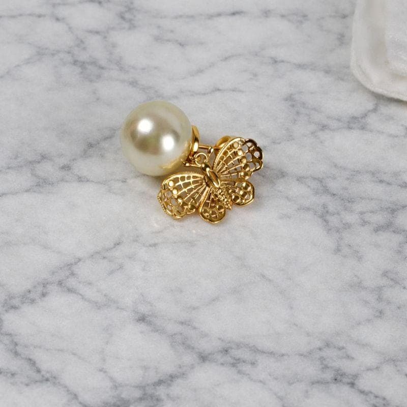 DIOR 蝶モチーフ パール ピアス レディース