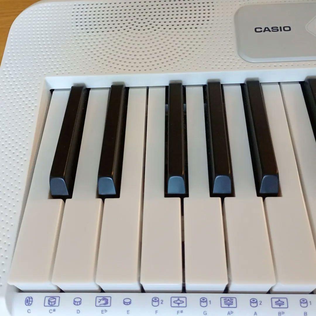 光ナビゲーションキーボード　CASIO LK-330　電子ピアノ