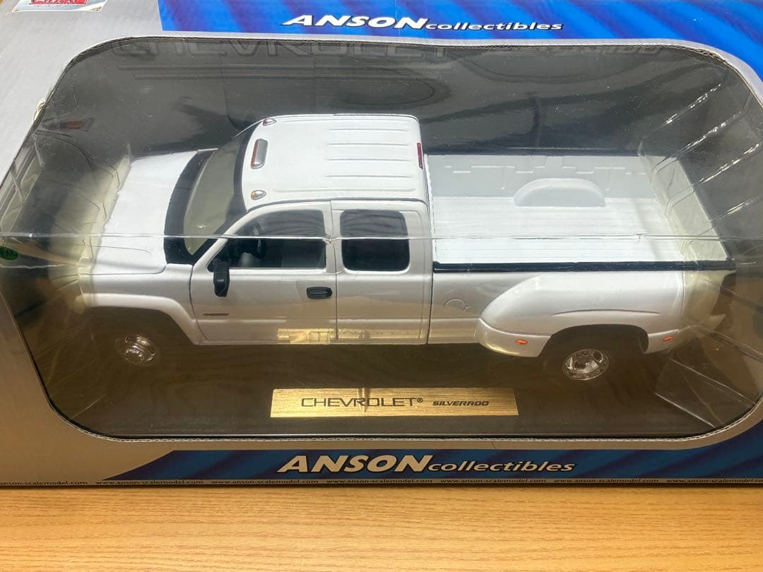 Anson製のシボレー・シルバラード 3500 デューリー