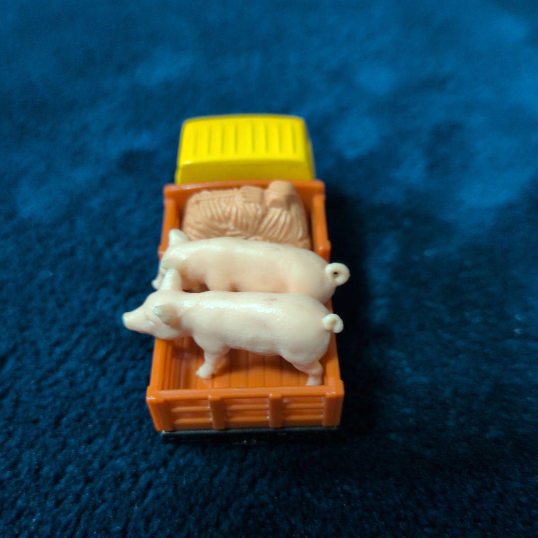 トミカ　スズキキャリィ 家畜運搬車