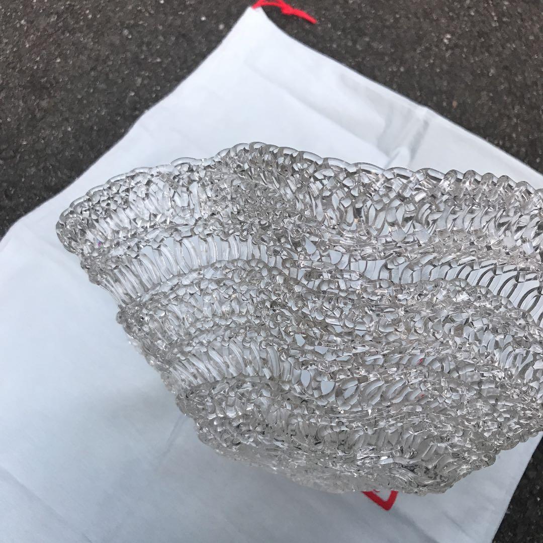 昭和レトロ　テーブルを彩る 大きな編み込みガラスのお皿です　アンティーク