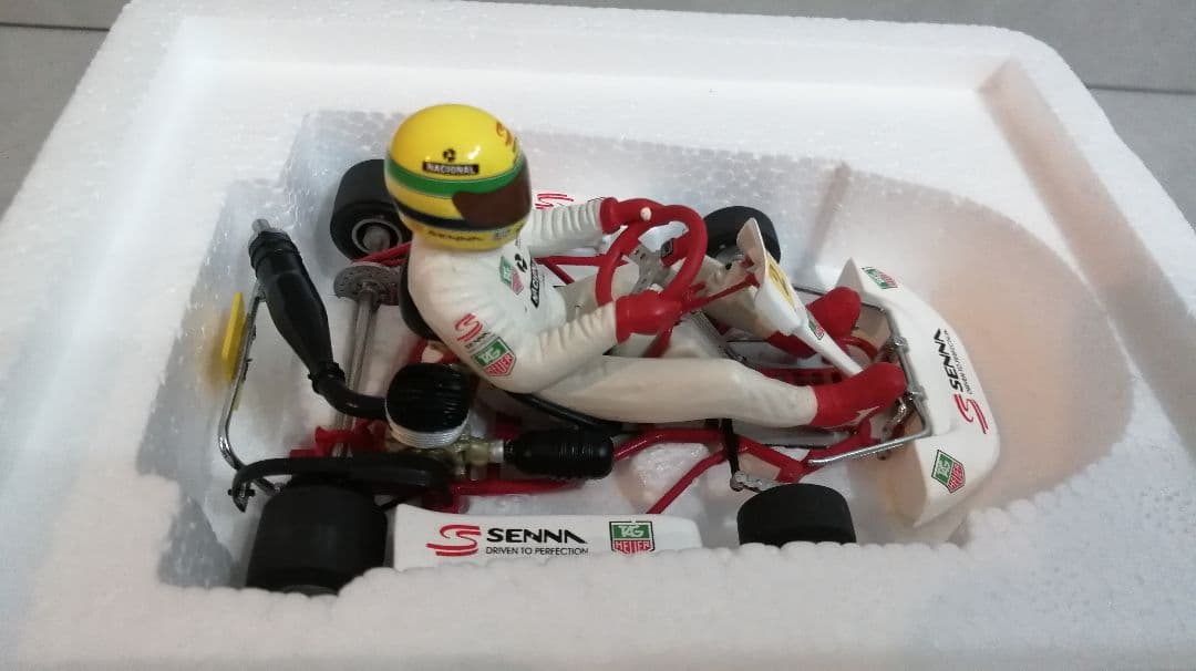 アイルトン・セナ カートモデル 1/18スケール