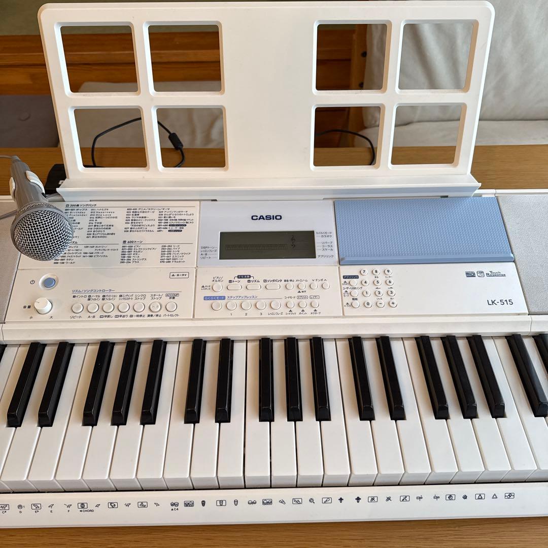CASIO 電子ピアノ　LK-515 ヒカリナビゲーション　卓置き