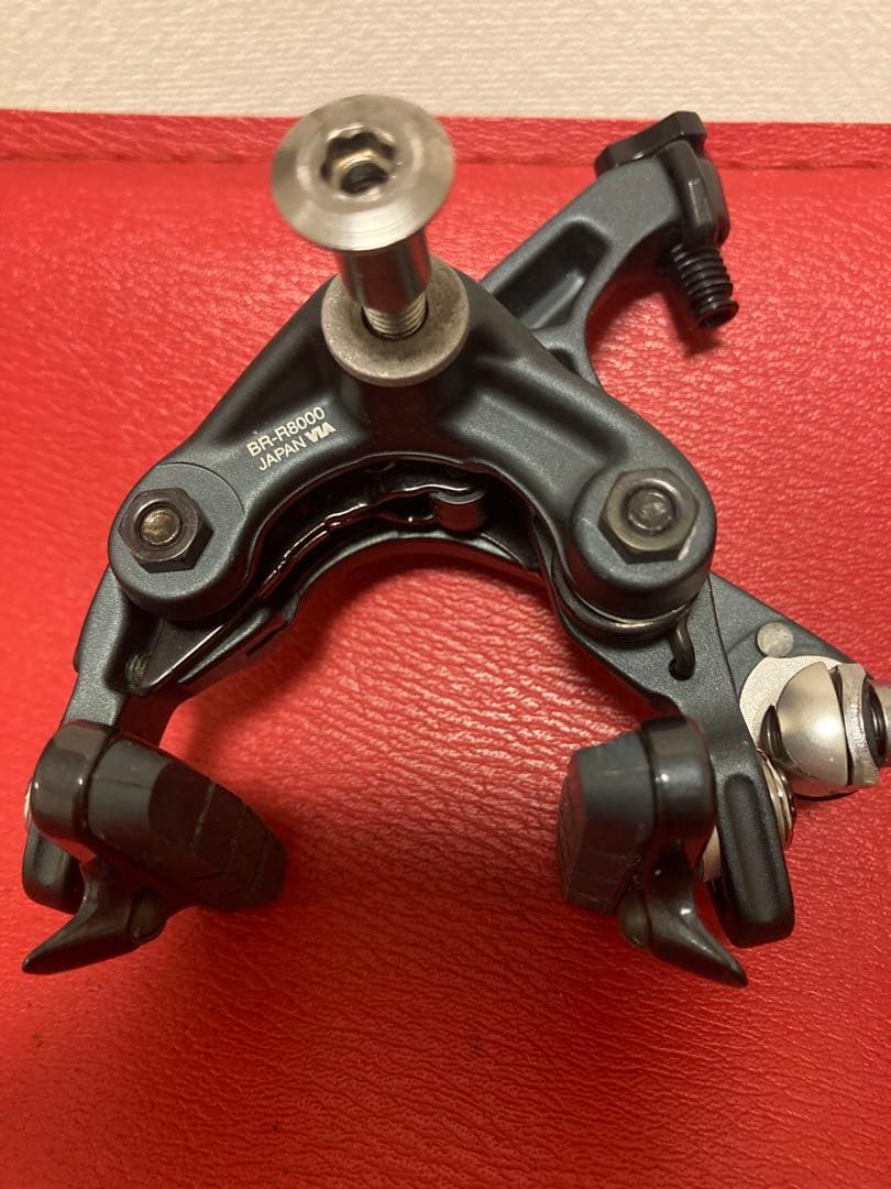 ULTEGRA R8000キャリパーブレーキ カーボンリム対応シュー付き