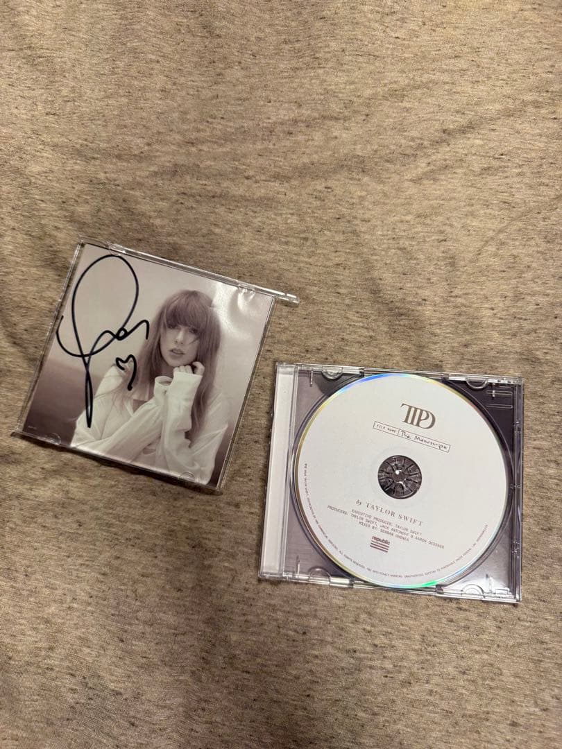 Taylor Swift サインハート入りCD