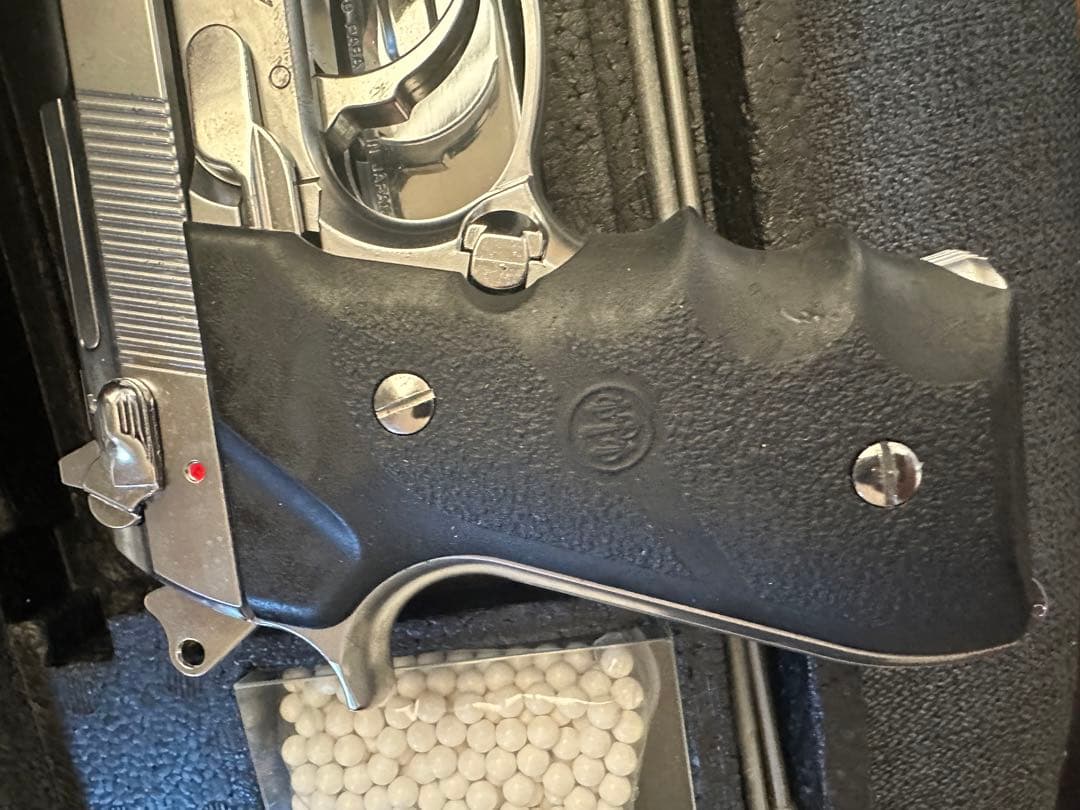 M92F クロームステンレス モデルガン