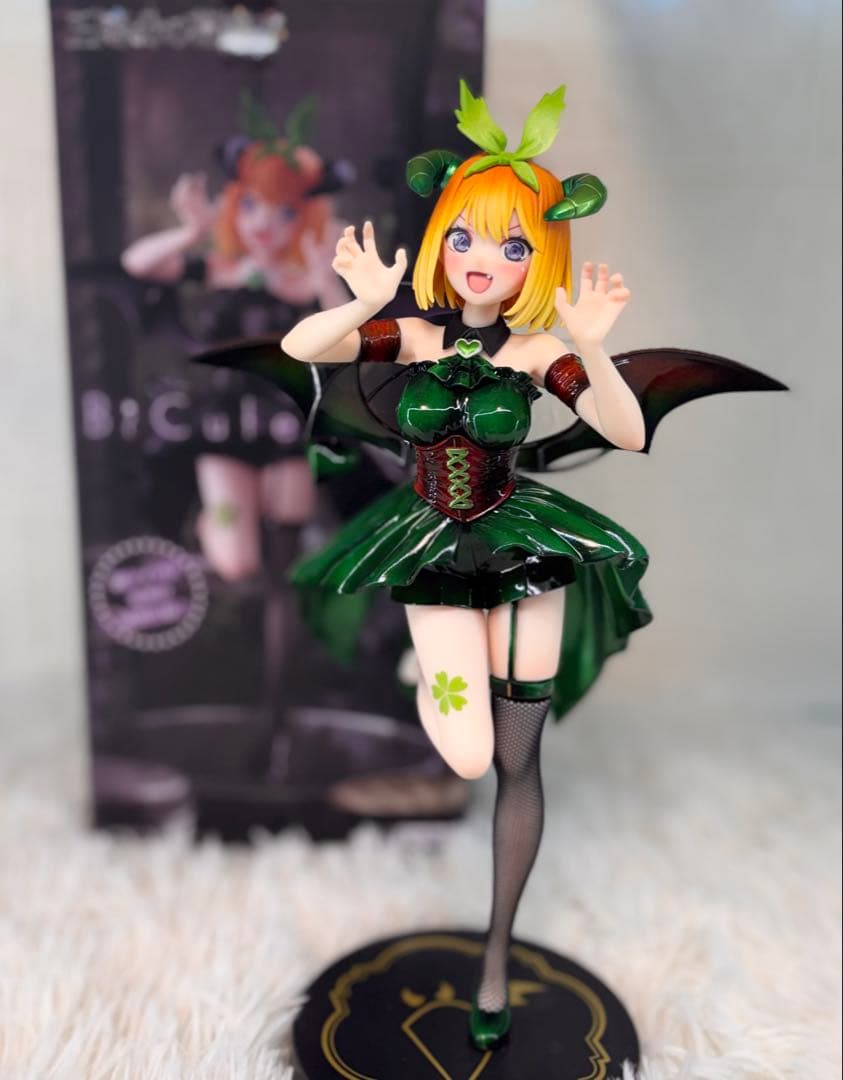 み*ー様 五等分の花嫁　中野四葉　フィギュア　リペイント　小悪魔ver ゴールド