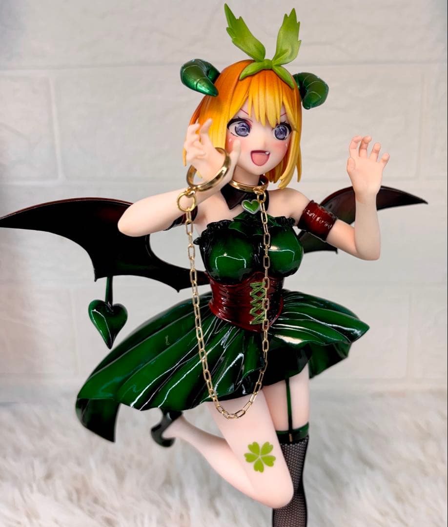 み*ー様 五等分の花嫁　中野四葉　フィギュア　リペイント　小悪魔ver ゴールド