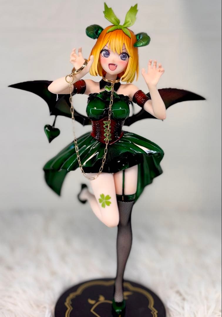 み*ー様 五等分の花嫁　中野四葉　フィギュア　リペイント　小悪魔ver ゴールド