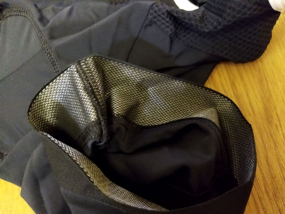 デマルキ　ビブショーツ