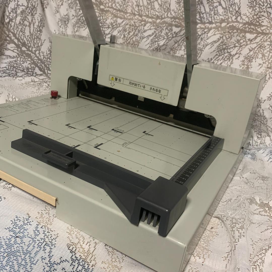 ゆ*ゃ様 ■裁断機　PK-513L　PLUS　プラス　手動断裁機ペーパーカッター