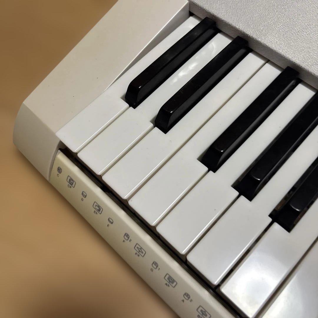 CASIO LK-223 光ナビゲーション 電子キーボード 61鍵