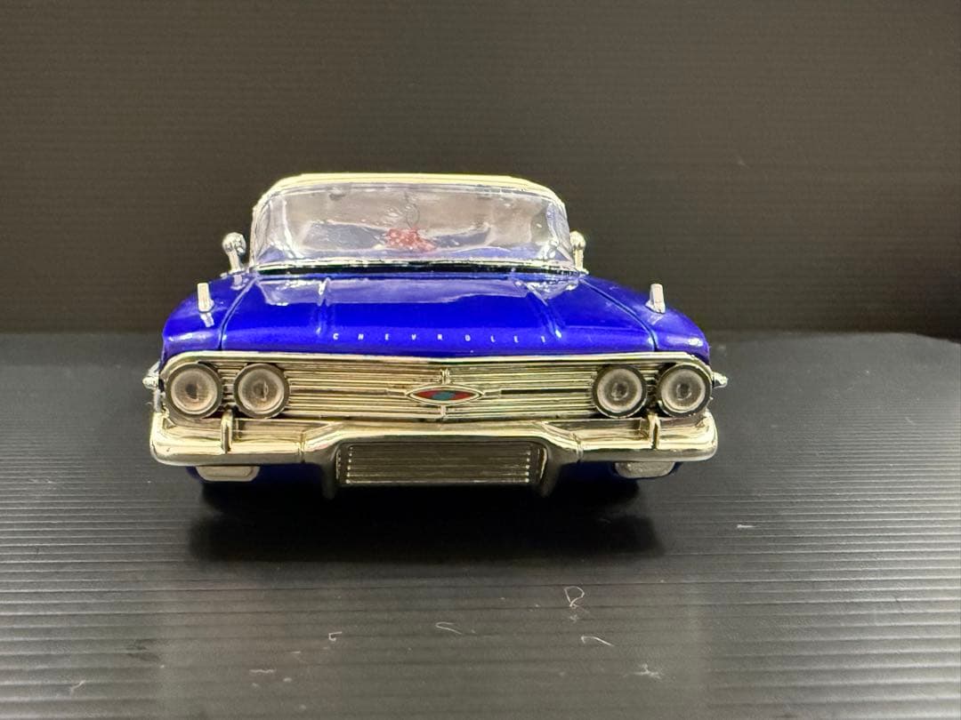 【JADA 1960年　シボレー　インパラ　ローライダー】1/24