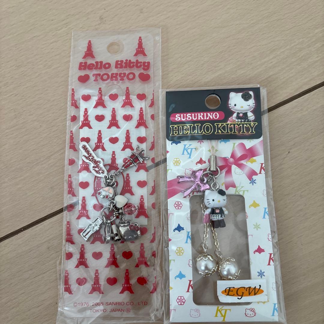 本日まで❣️キティちゃん♡陶器セットand根付け　超レア