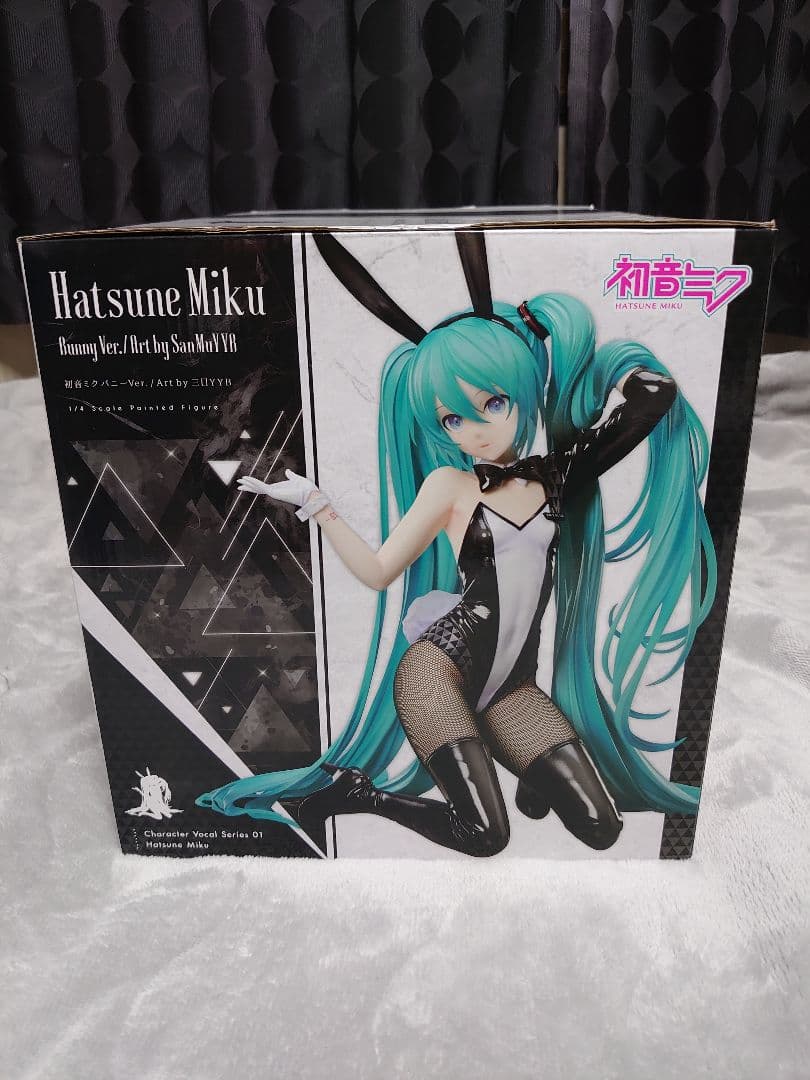 初音ミクバニーVer. Art by 三目YYB 1/4 スケールフィギュア