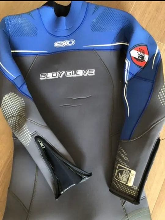 新品未使用　ウェットスーツ