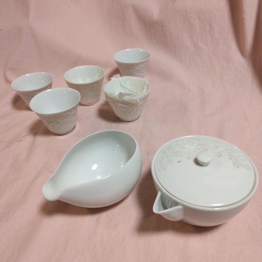 出石焼　永澤永山作　菊花刻白磁 煎茶器