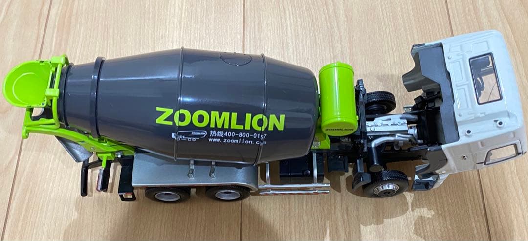 Zoomlion コンクリートセメント　トラック　ミキサー車　日野700