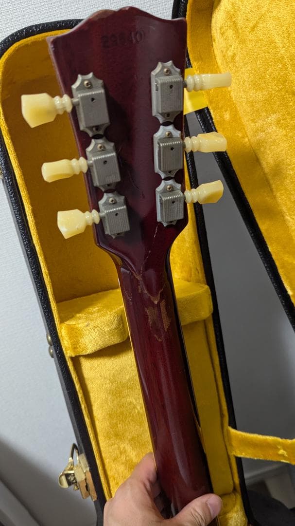 Gibson ES-335 赤 ハードケース付き