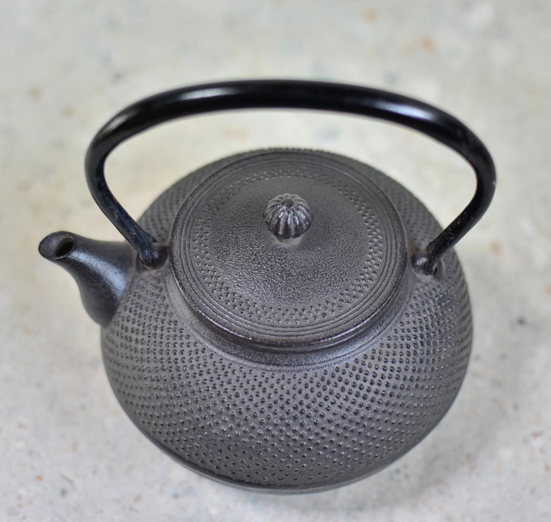 値下げ、南部鉄瓶丸アラレ池永造【極上品】元箱入り　囲炉裏/お茶道具　台所用品