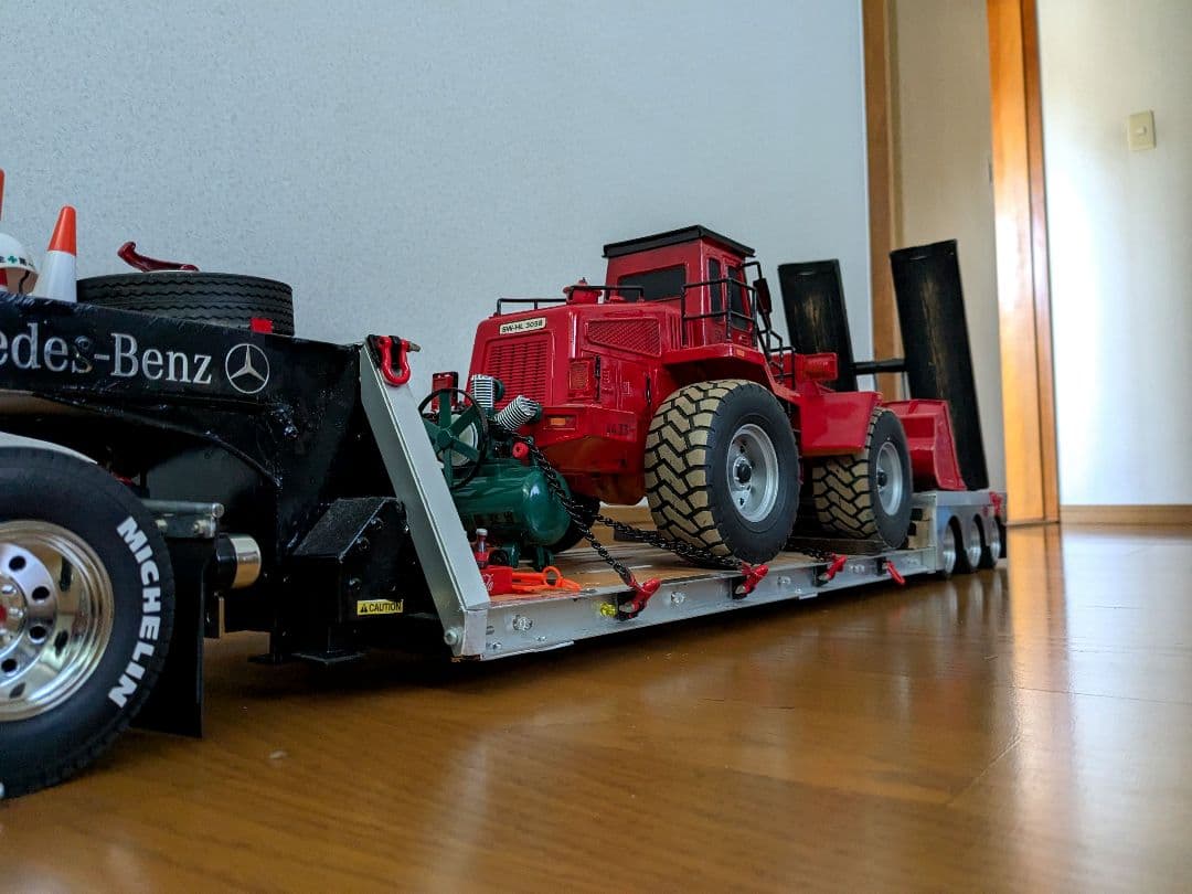 1/14トレーラー　重機運搬低床キャリアカー、　ショベルカー、ホイールローダー