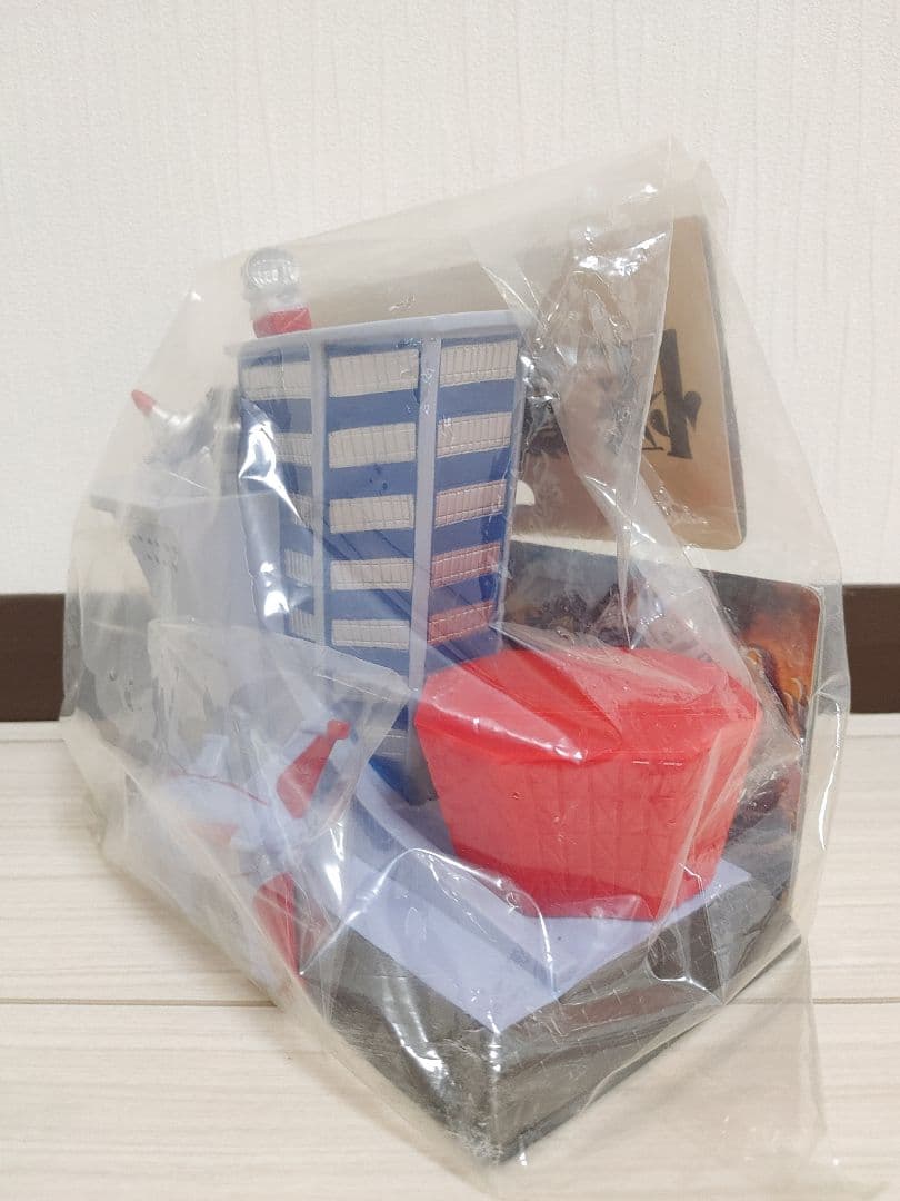 〘超蔵出し品〙マーミット怪獣天国 科学特捜隊基地(１期)ソフビ