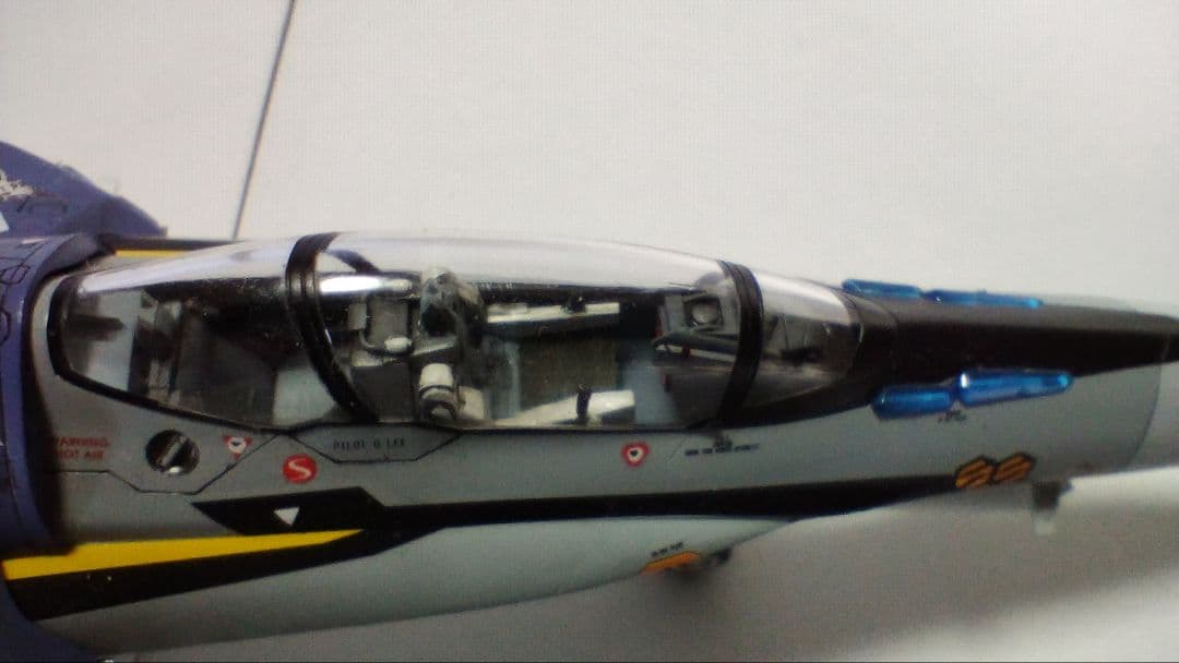 プラモデル完成機　1/72　VF-25F/S　SUPER MESSIAH