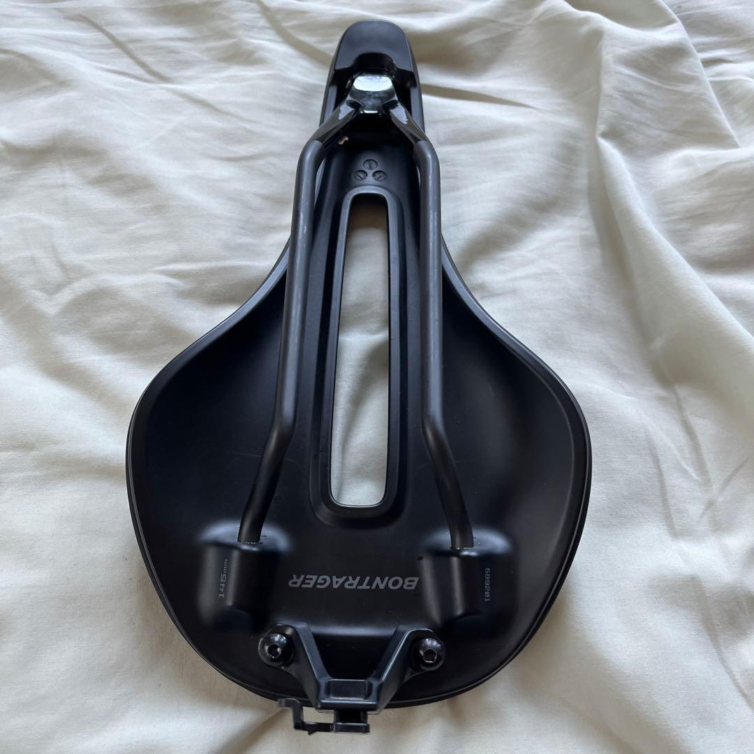 美品Bontrager Verse Pro サドル 145mm カーボンレール