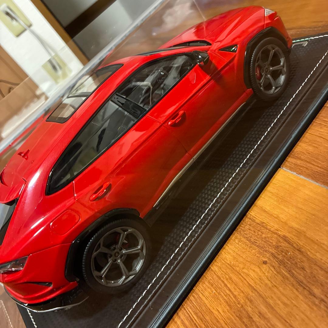 ランボルギーニ　ウルス　フィギュア　希少