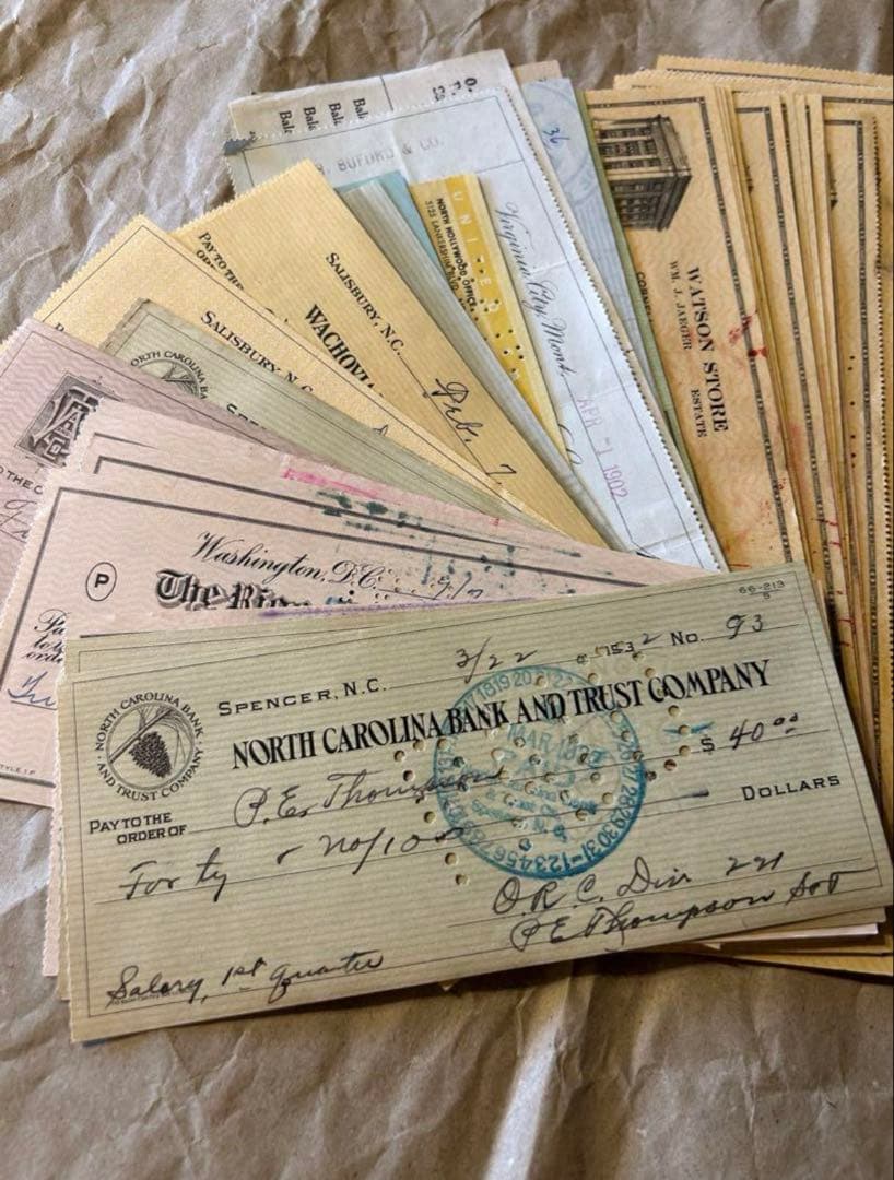 ★ 断捨離！紙もの詰め込みBOX ★ 80サイズ　海外 ヴィンテージ 紙もの