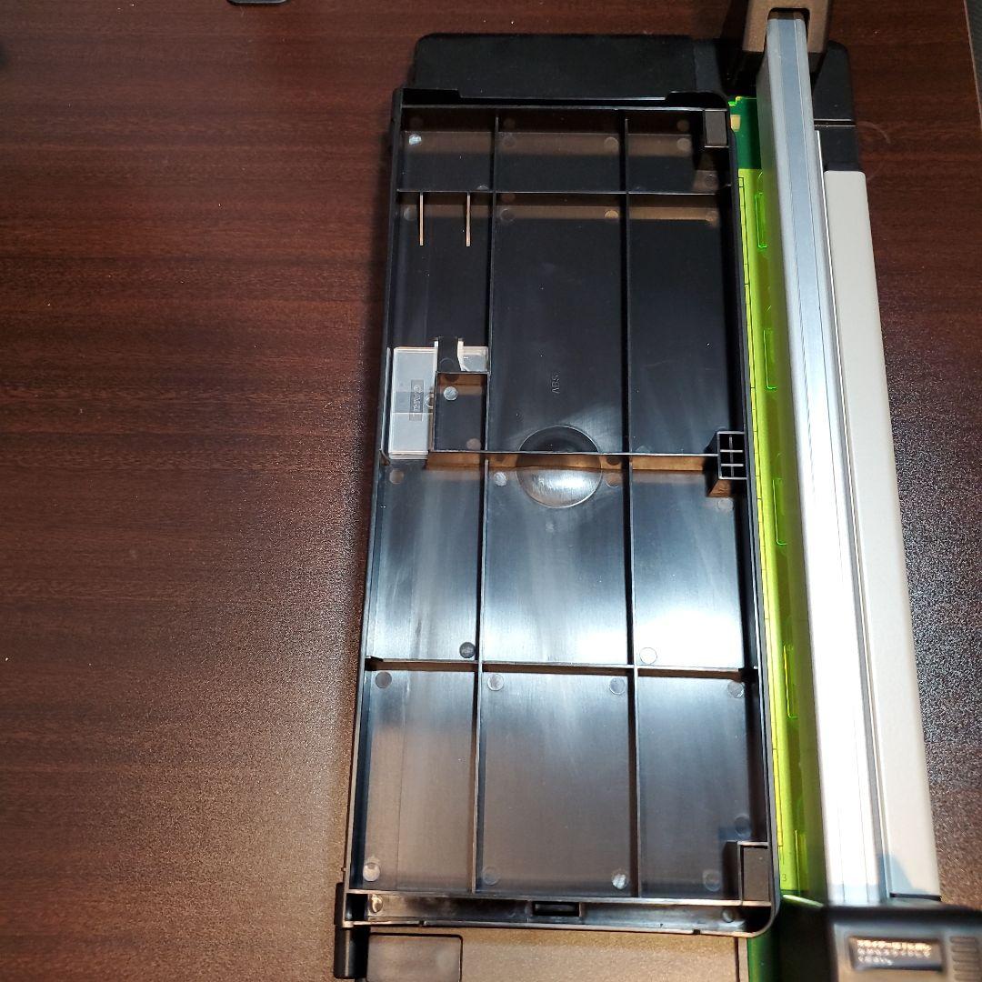 カール事務器 裁断機 ペーパーカッター スリム A4対応 50枚裁断