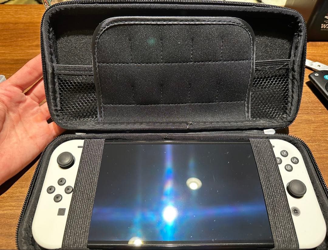 Nintendo switch ホワイト　本体　ケース付き