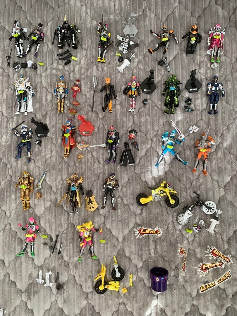仮面ライダー エグゼイド 装動 21体 +フィギュア1体+アーマー•エフェクト