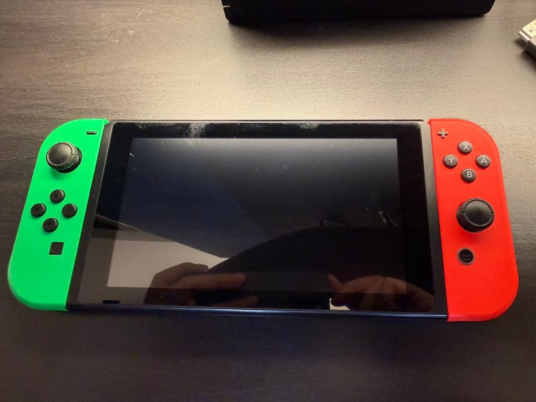 Nintendo Switch 本体 赤／青 Joy-Con付き【背面指紋跡有】