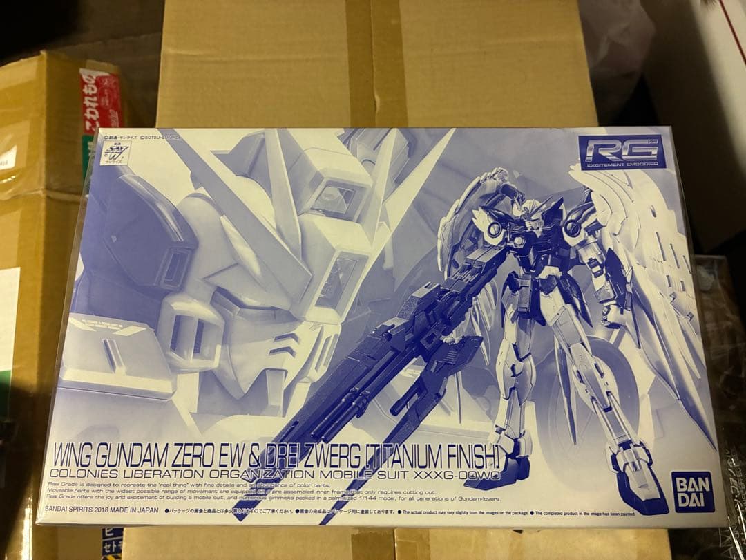 RG ウイングガンダムゼロEW チタニウムフィニッシュ&セラフィムフェザー
