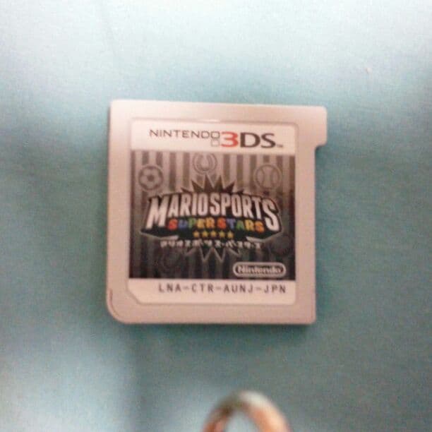 3DS本体とソフトとSDカード