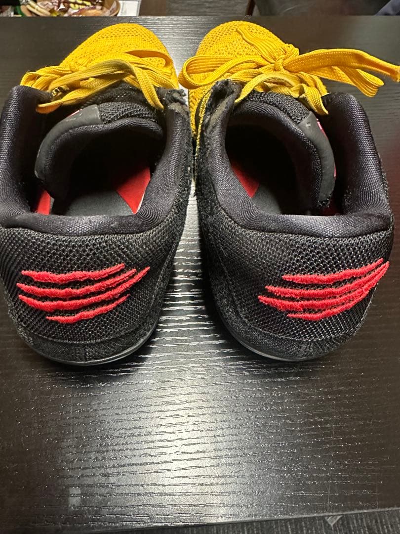 コービー11 Nike バスケットボールシューズ イエロー/ブラック/レッド