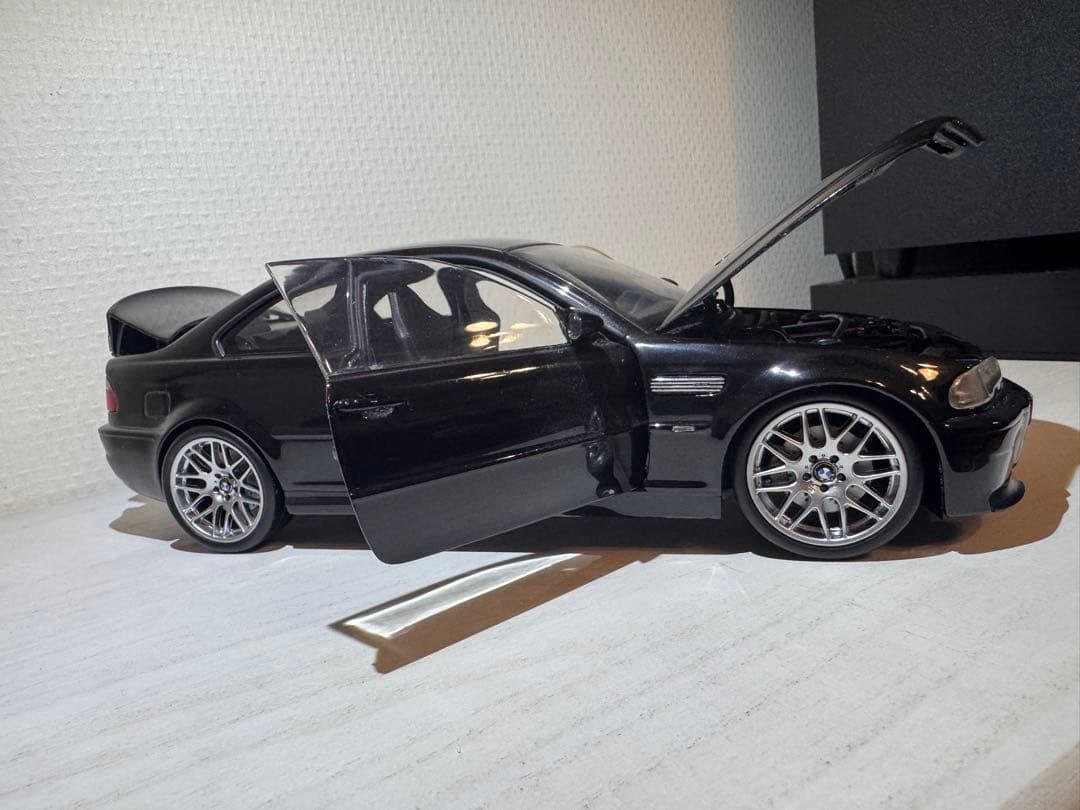  M3 CSL ミニカー 1/18スケール 黒