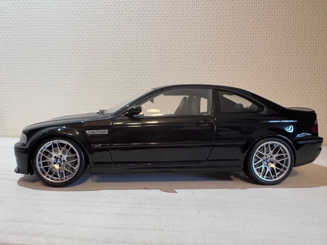  M3 CSL ミニカー 1/18スケール 黒